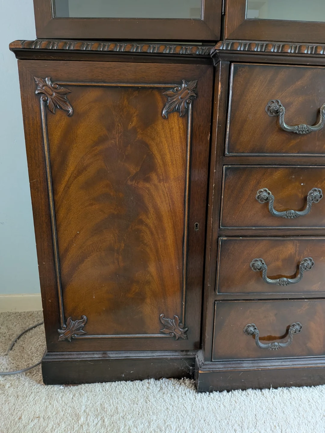 Kittinger Old Stratford China Cabinet - photo 3
