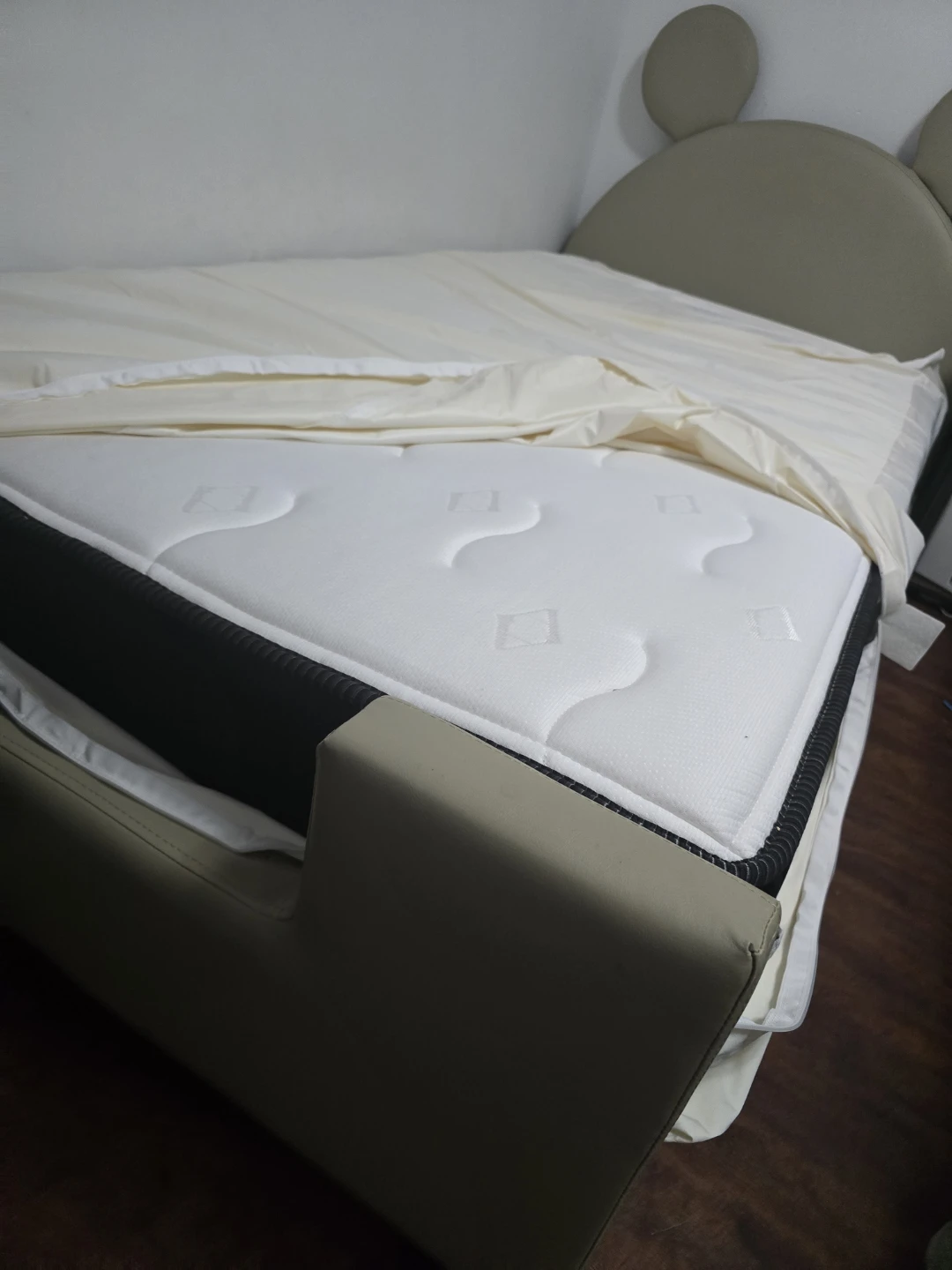 Kids Bed with Cute Headboard - photo 2