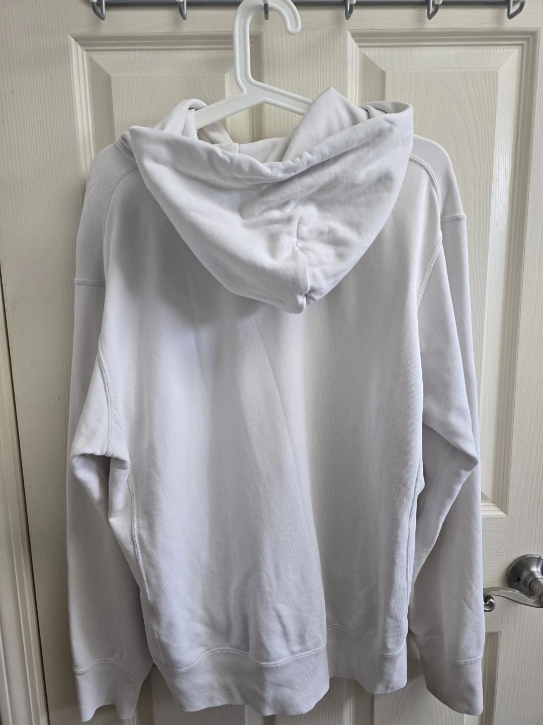 Uniqlo White Hoodie - photo 3