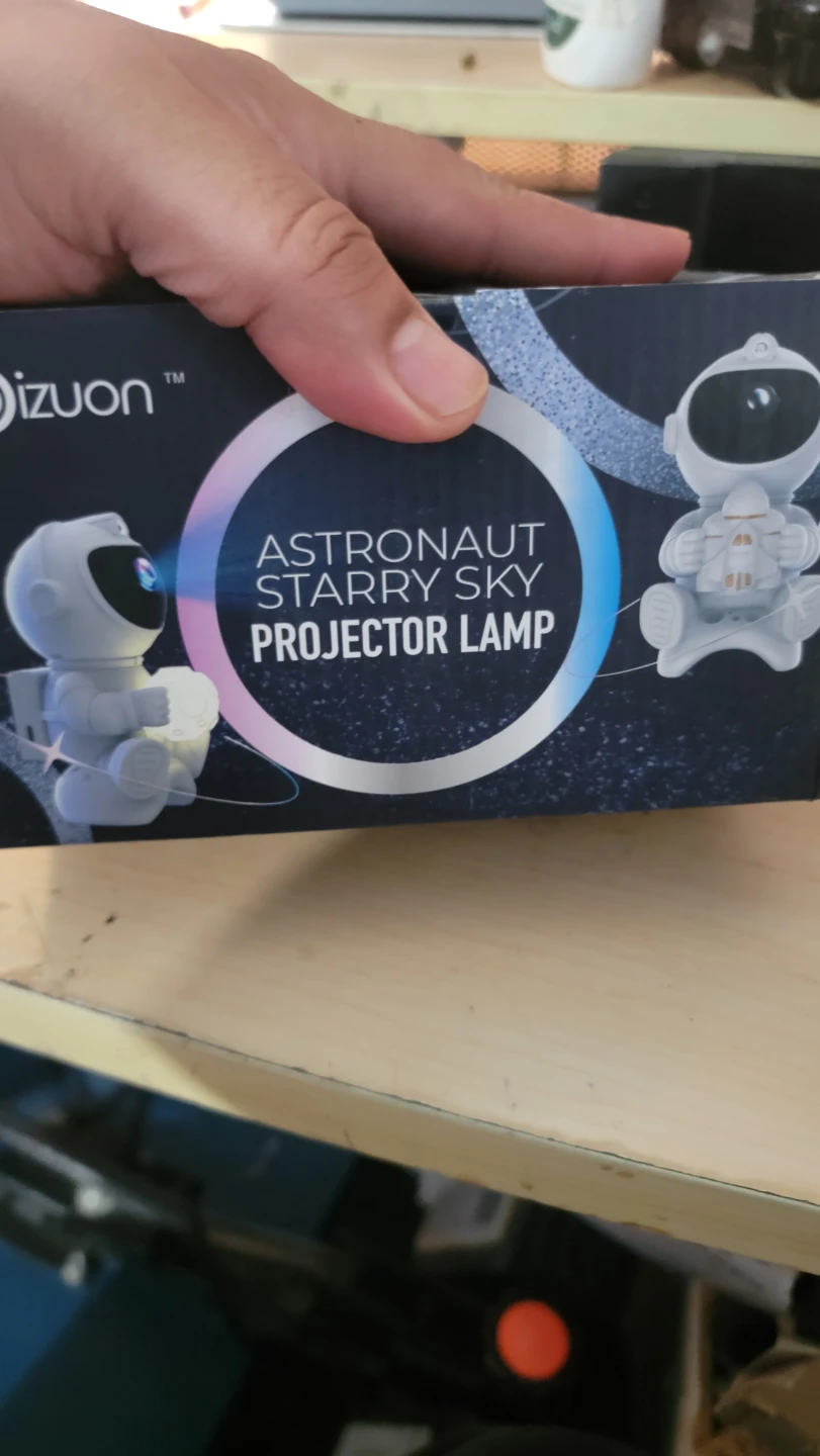 IZUON Astronaut Starry Sky Projector Lamp