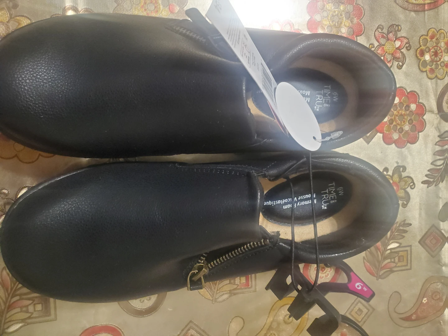 Time and Tru Women's Black Slip-on Shoes - photo 2