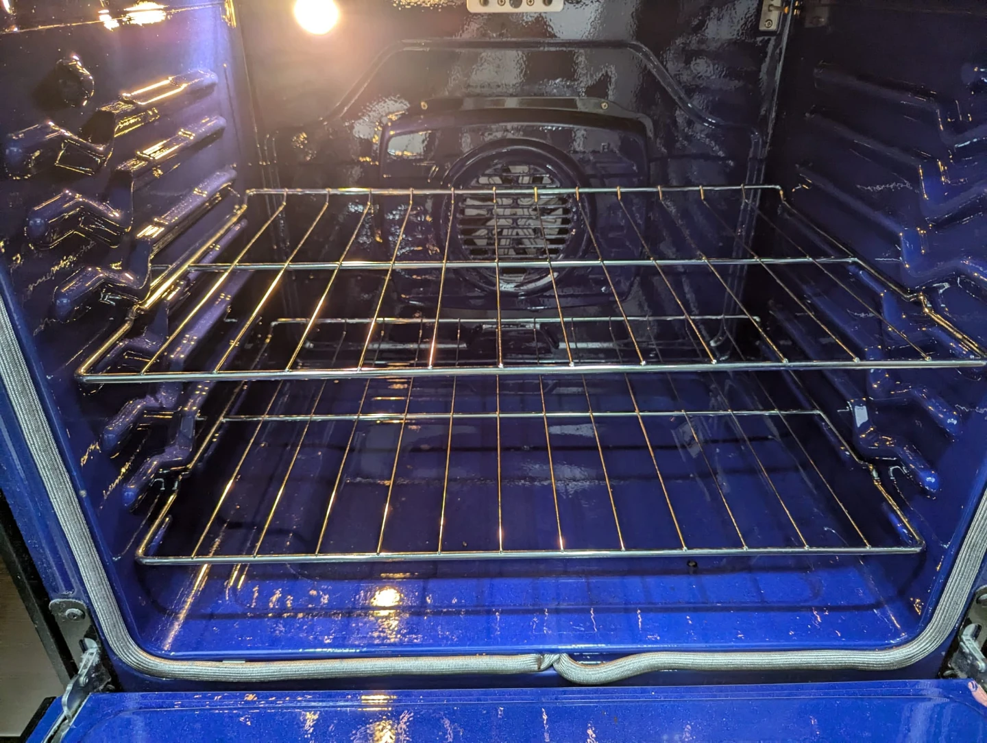 LG 30" Electric Range – Black Stainless Steel - photo 4