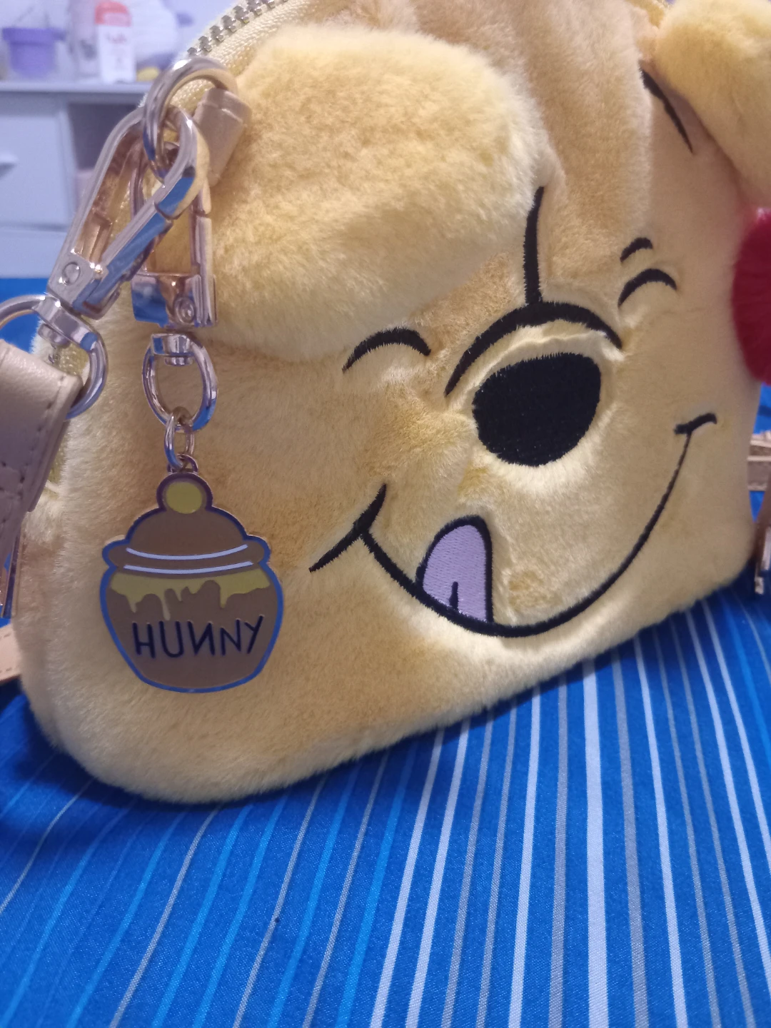 Disney Winnie the Pooh Plush Crossbody Bag - photo 3