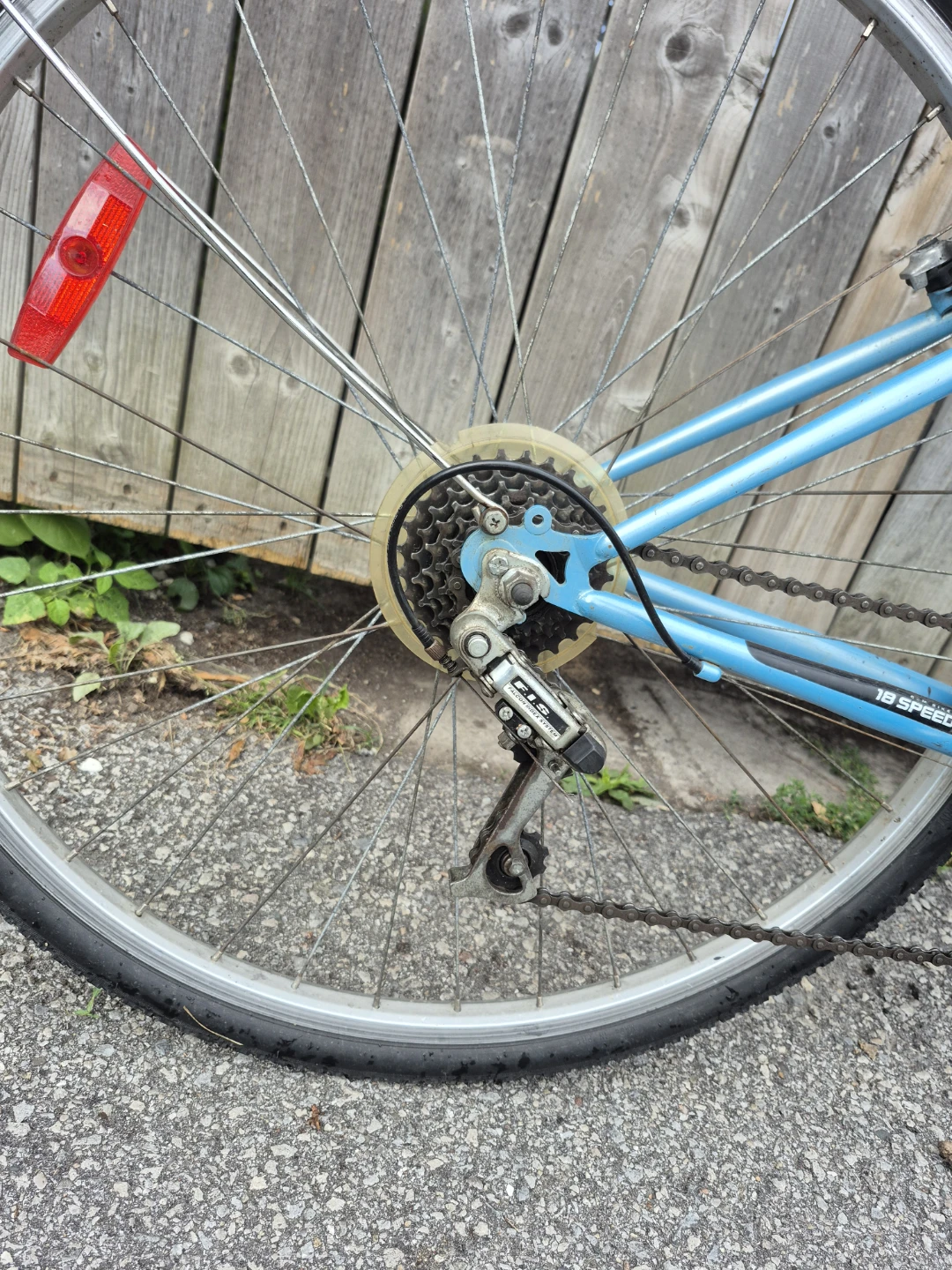 CCM 18-Speed Women's Bicycle - photo 2