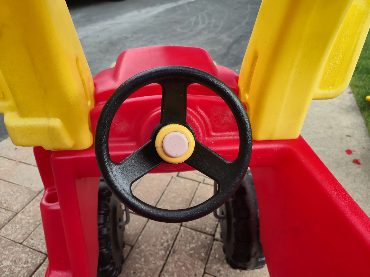 Little Tikes Cozy Coupe Ride-On Toy Car - photo 5