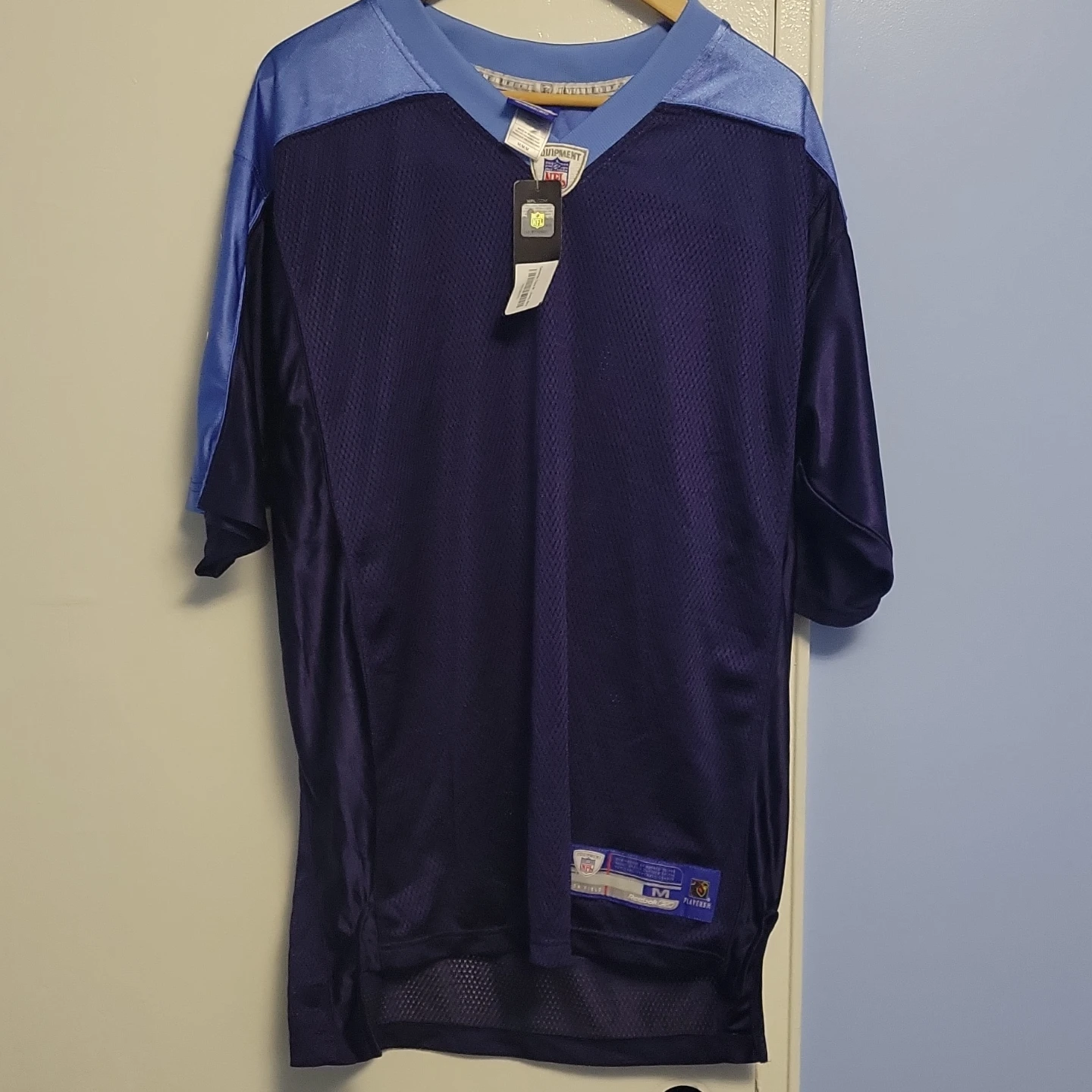 Reebok NFL Tennessee Titans Jersey - Men's Medium