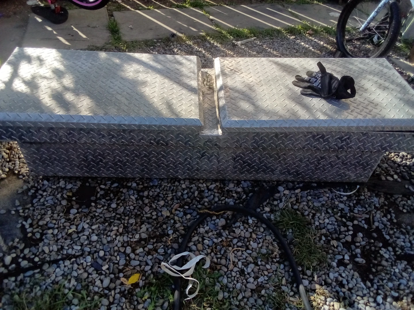 Aluminum Diamond Plate Tool Box - photo 3