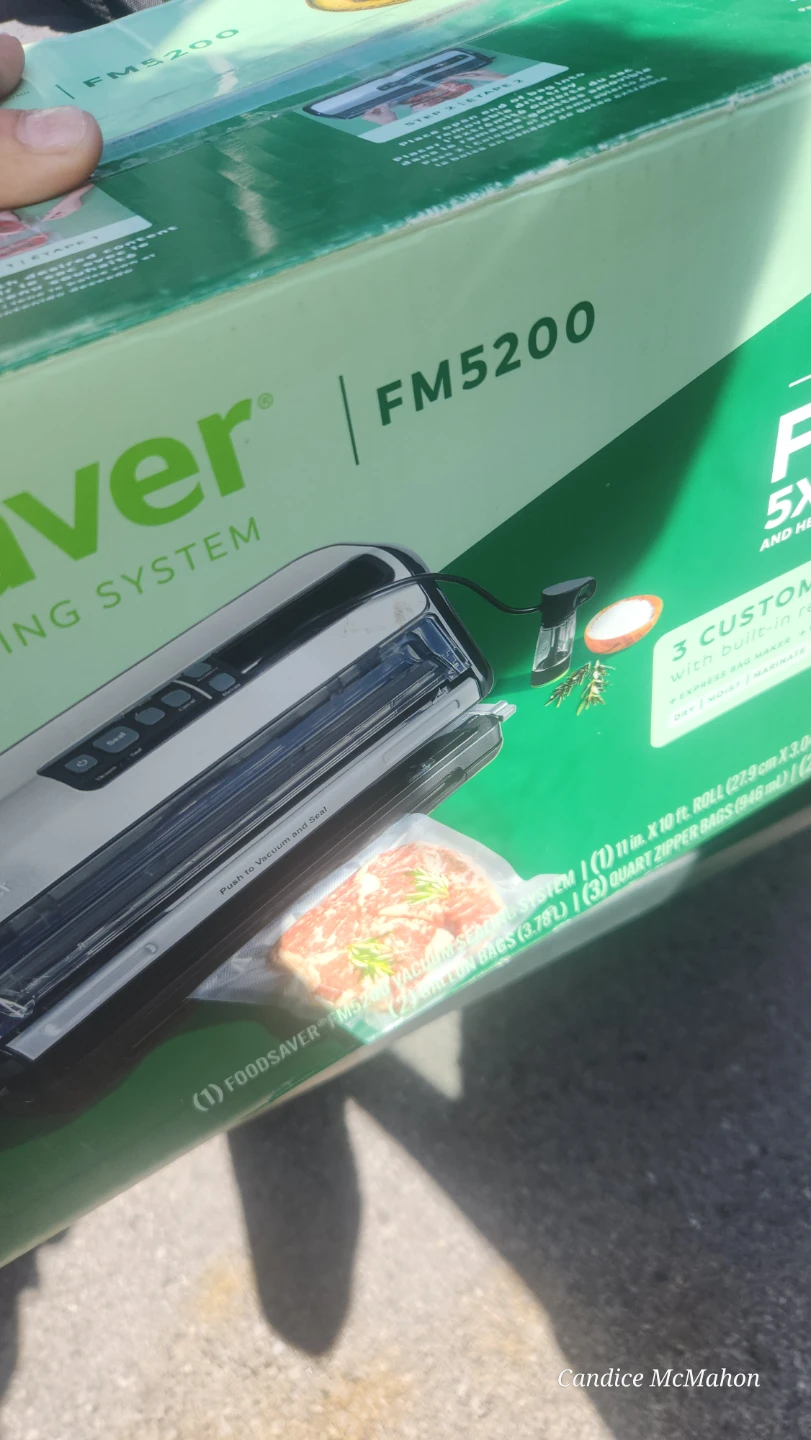 FoodSaver FM5200 Vacuum Sealing System - photo 2