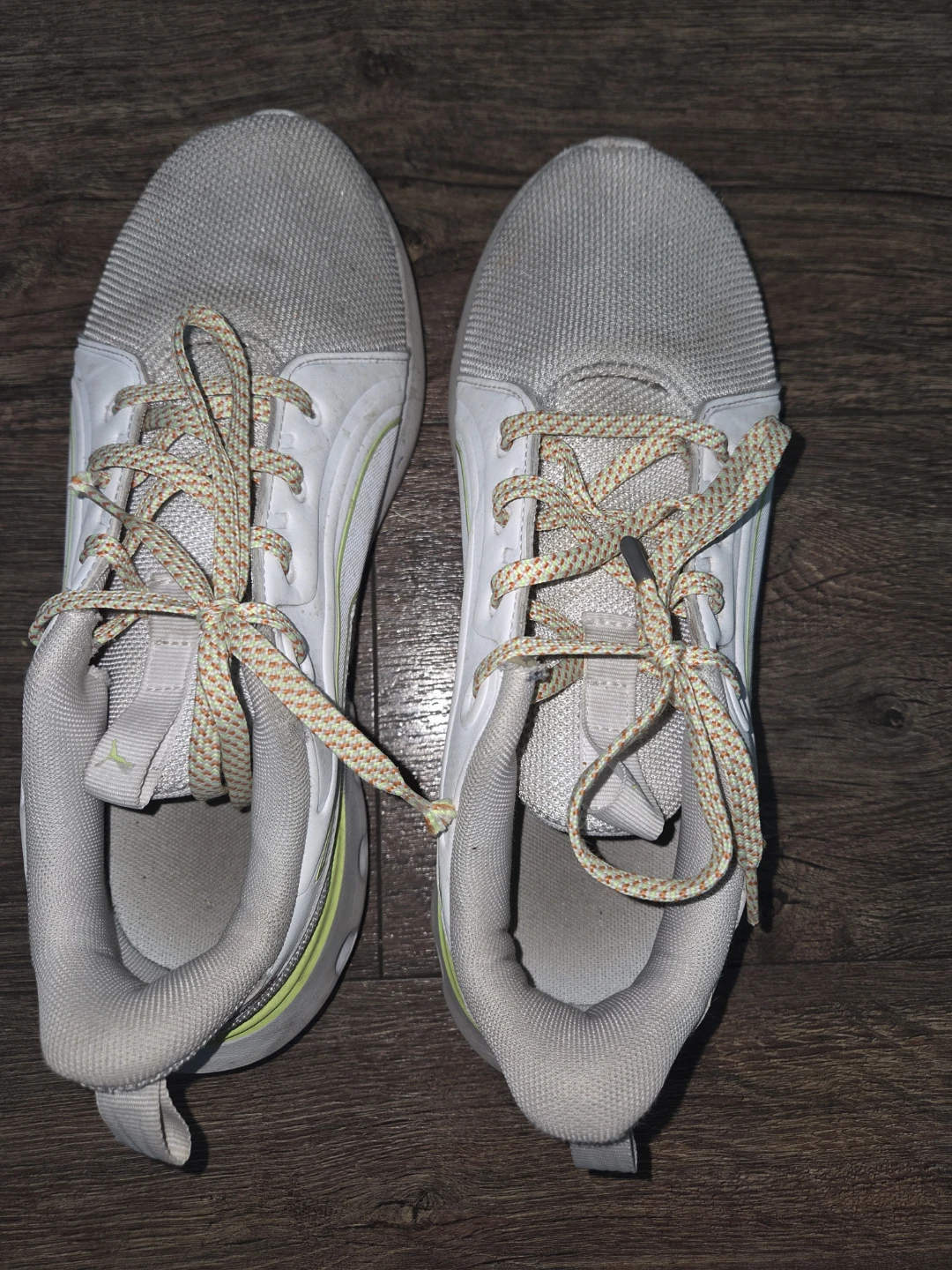 Puma White & Light Green Athletic Shoes.Pickup in Chappelle.
