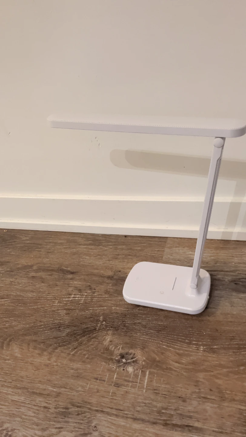 Desk lamp partially doesn't work