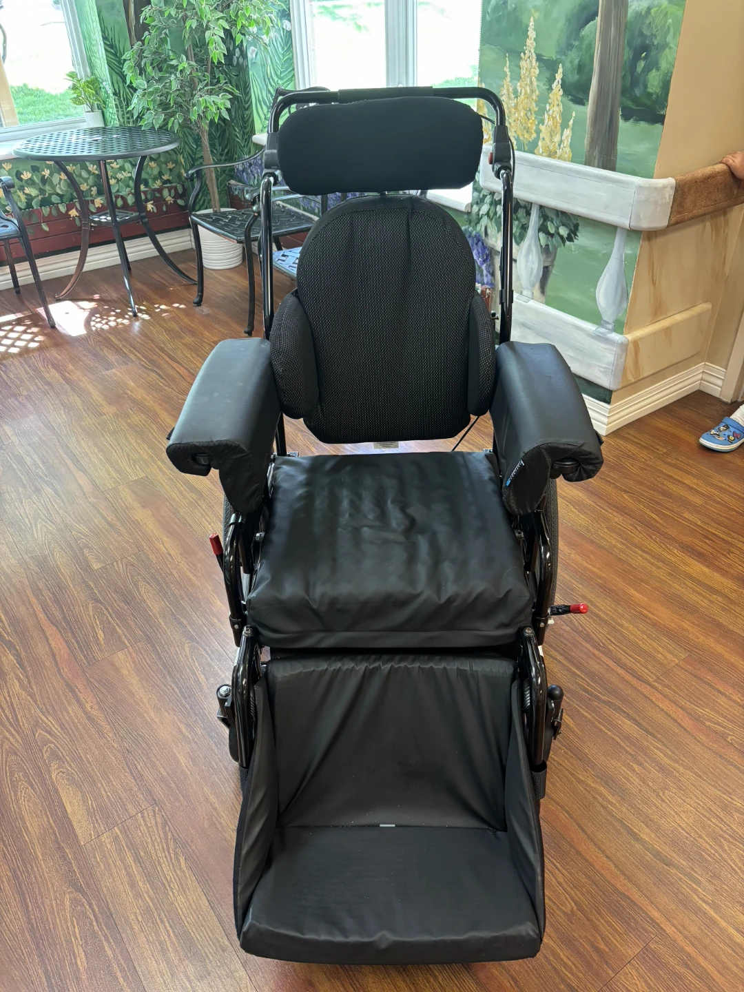 Maple Leaf Super Tilt Wheelchair - photo 2