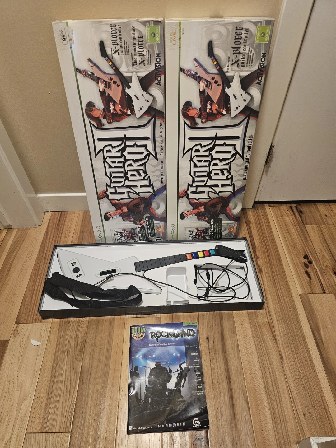 Xbox 360 Rockband/Guitar Hero Bundle - photo 3