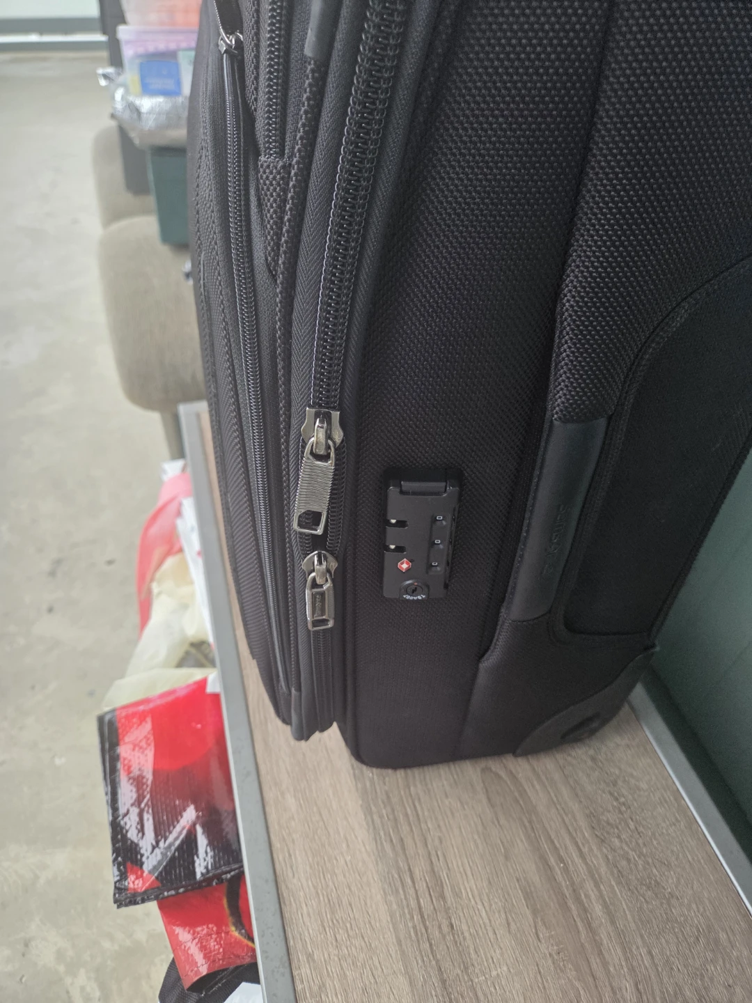 Air Canada Black Rolling Suitcase - photo 3