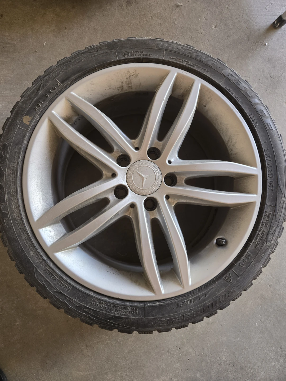 245/40R17 95T Winter Tire