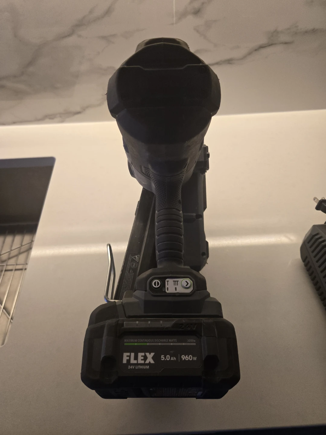 FLEX 24V Lithium Framing Nailer FX431B - photo 3