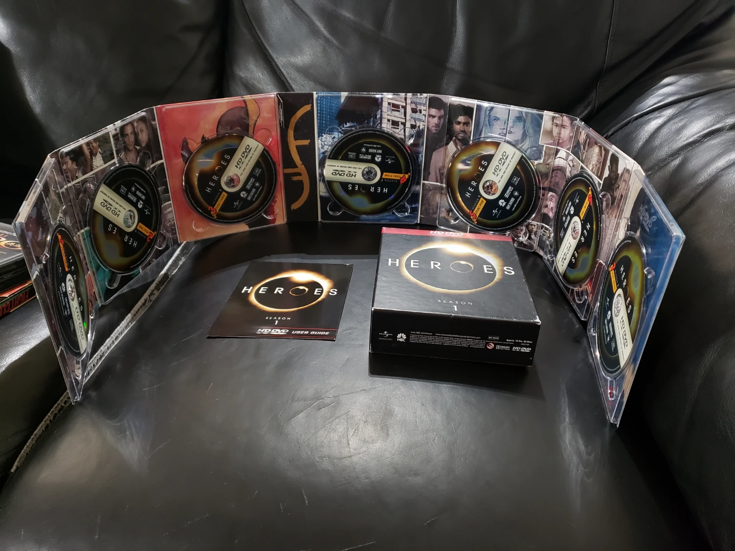 Heroes Season 1 HD DVD Box Set - photo 2