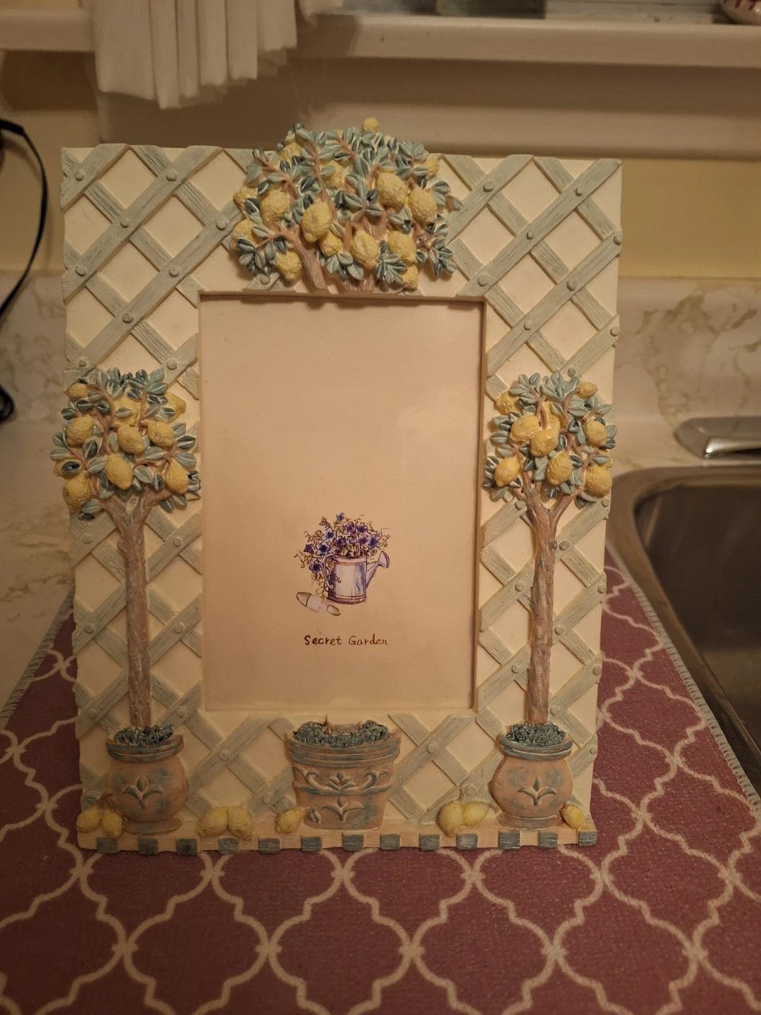 Decorative Photo Frame with Lemon Trees