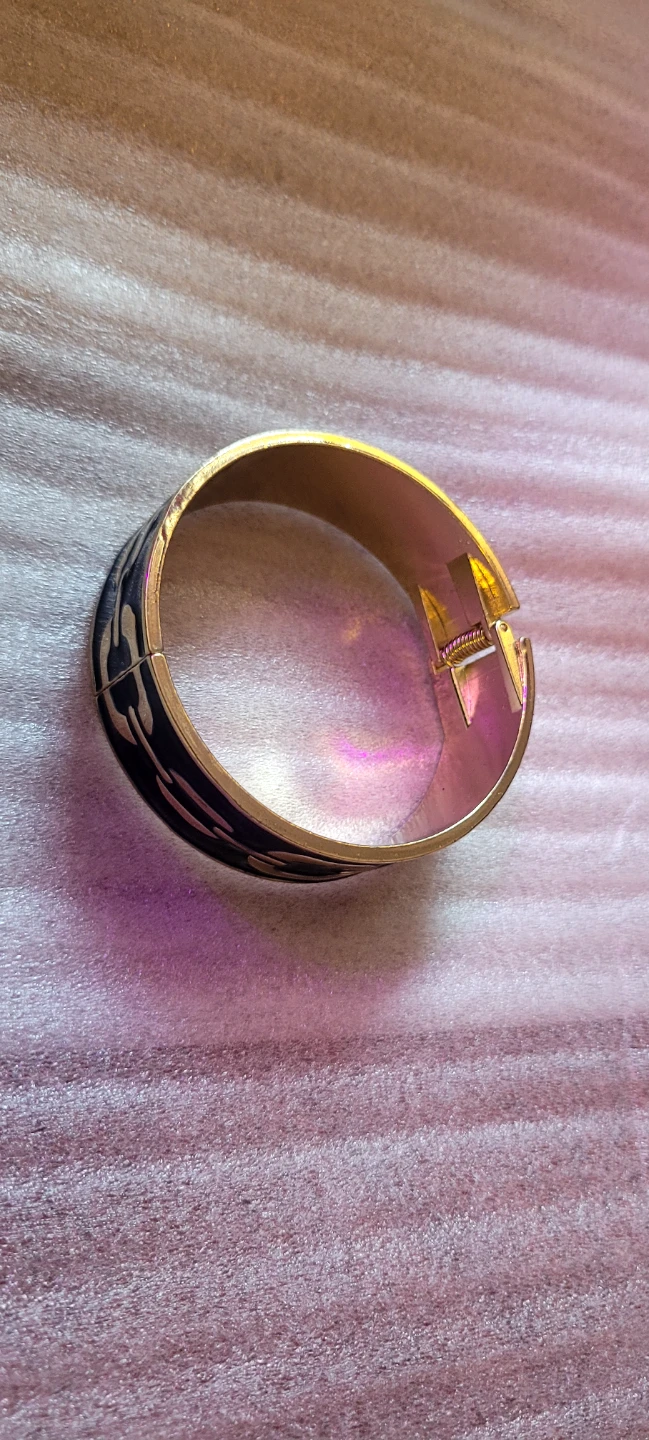 Gold Tone hinged Bangle Bracelet with Navy Enamel Chain Design - photo 3