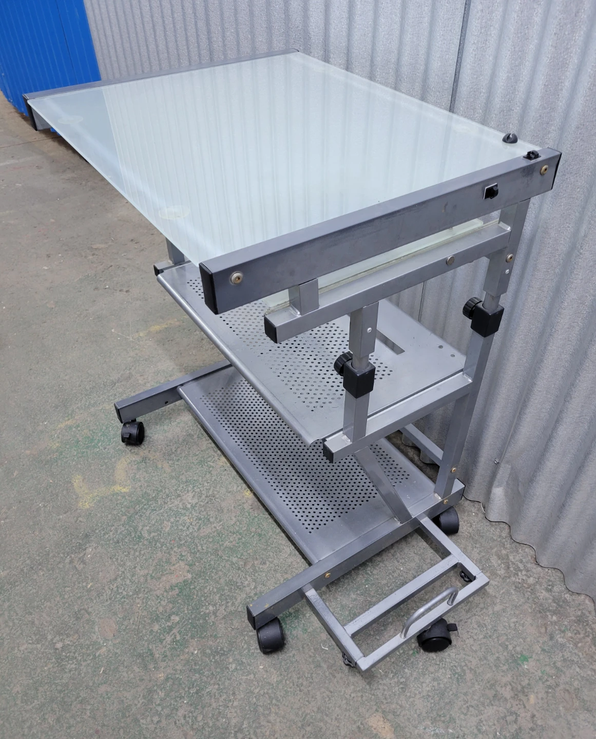 Glass Top Rolling Stand Desk - photo 4
