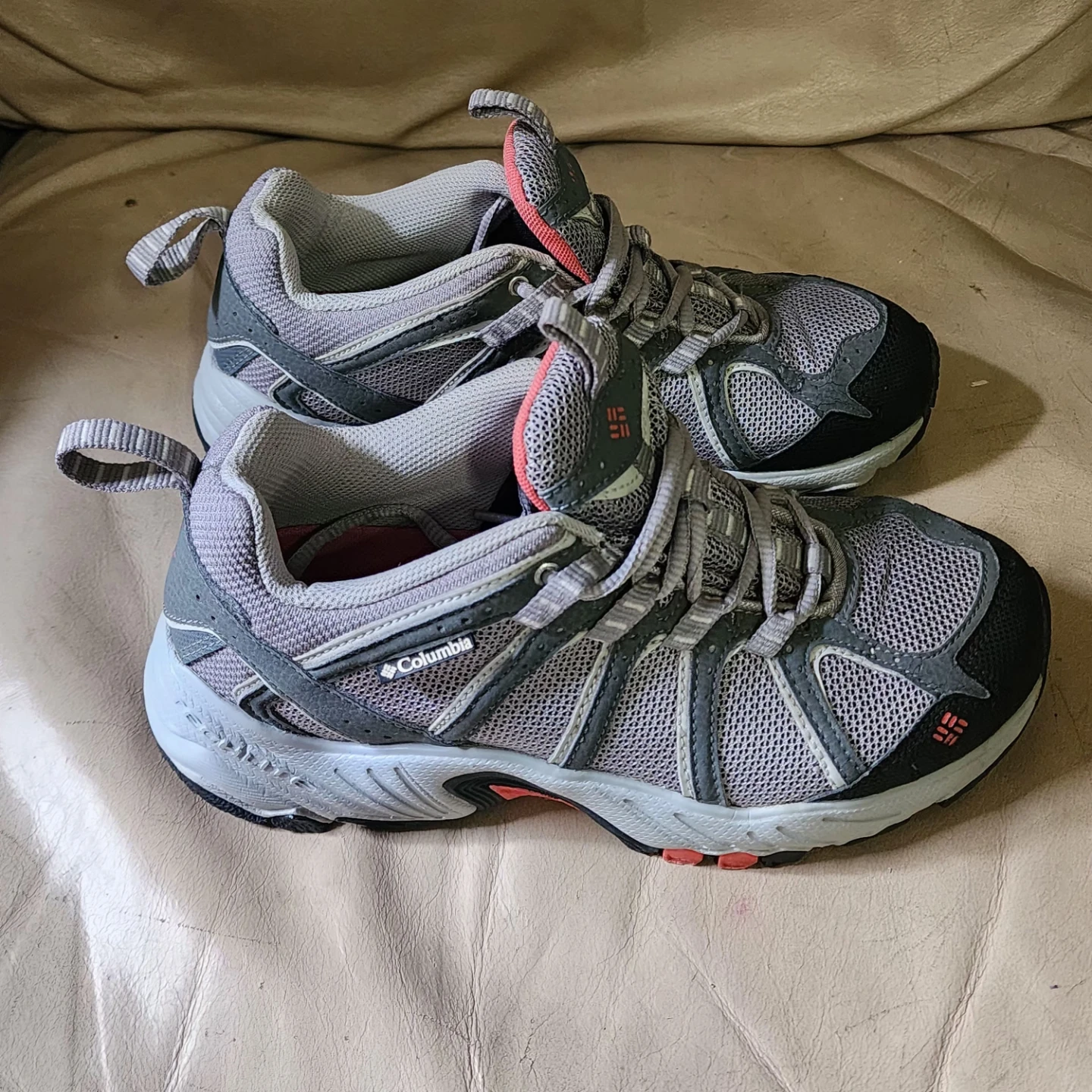 Columbia Women's Hiking Shoes size:6 - photo 2