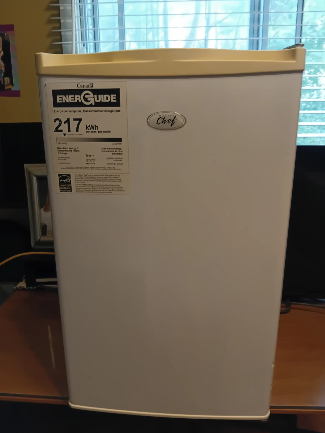 Chef Compact White Mini Fridge