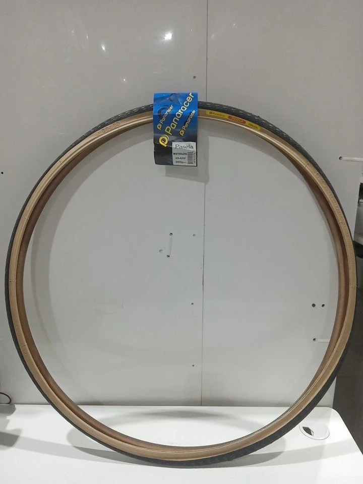 Panaracer Pasela 700 x 25mm Bicycle Tire