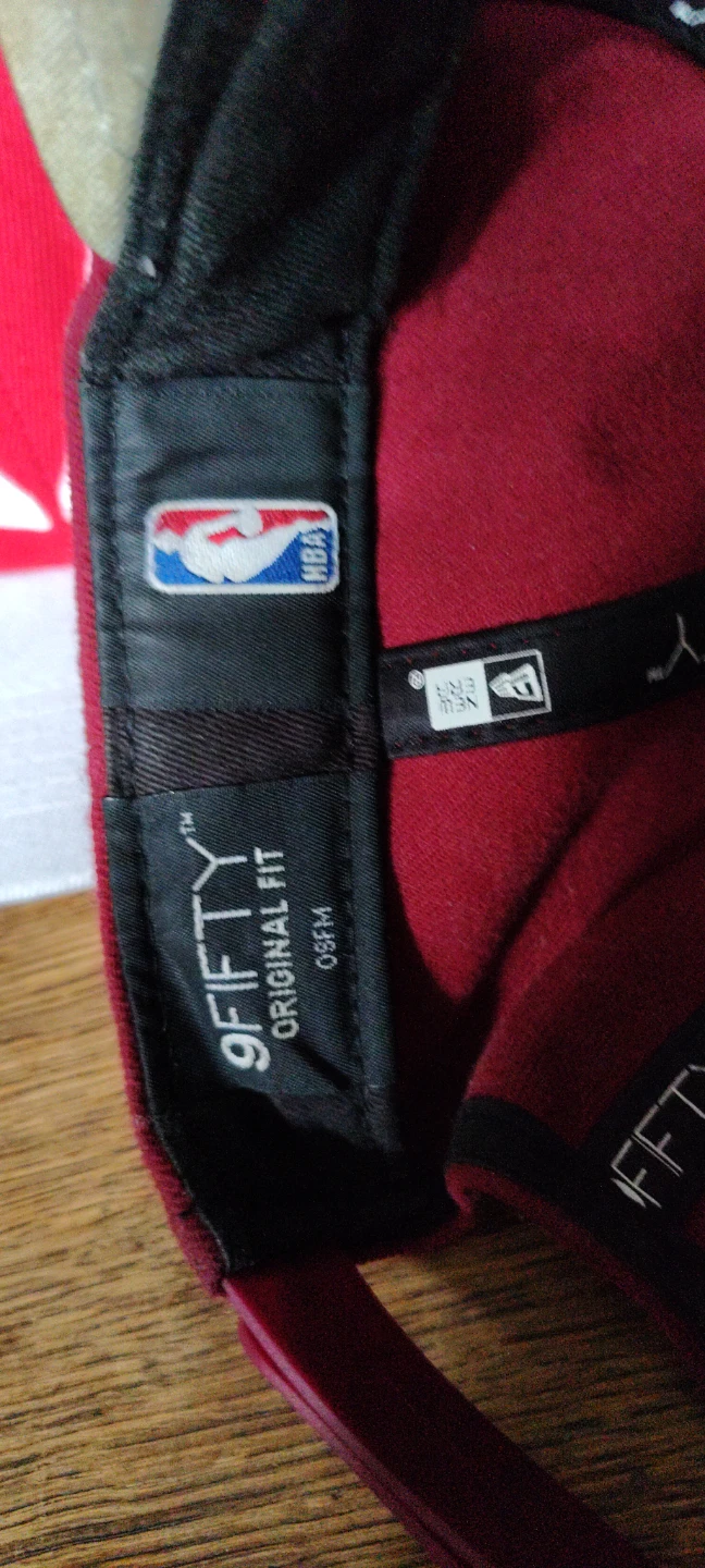 New Era 9FIFTY MLB and NHL Authentic Hats - photo 4