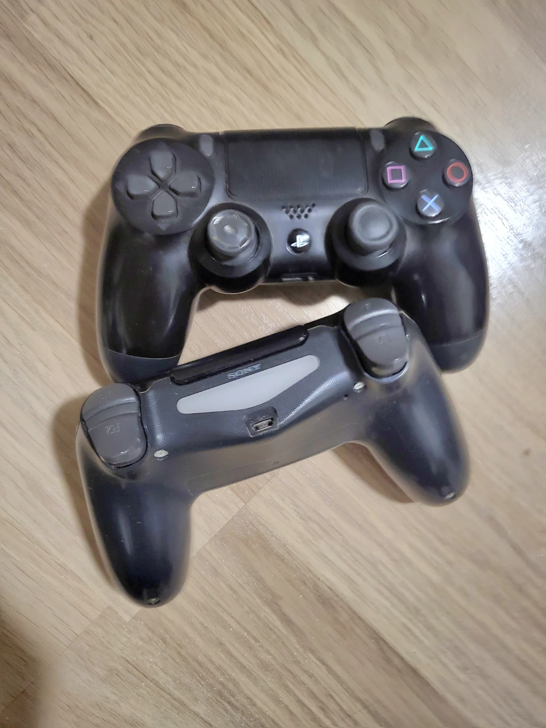 For refurbishing - Two Black Sony PS4 DualShock 4 Controllers - photo 2
