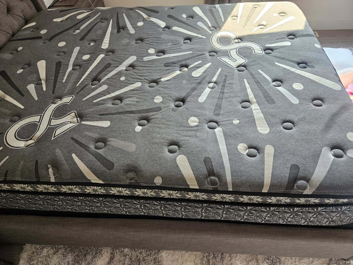 Sealy Posturepedic Mattress - photo 2
