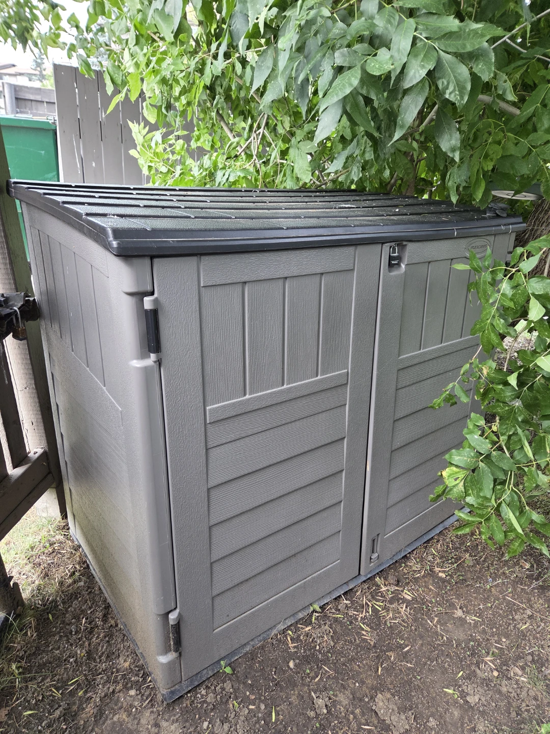 Suncast mini storage shed - photo 2