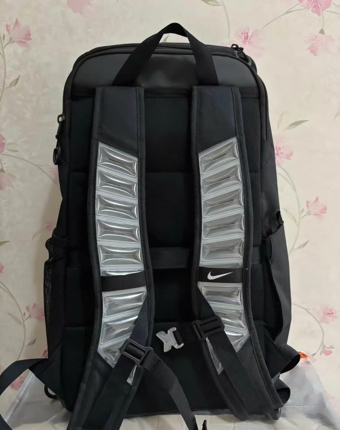 Nike elite bag