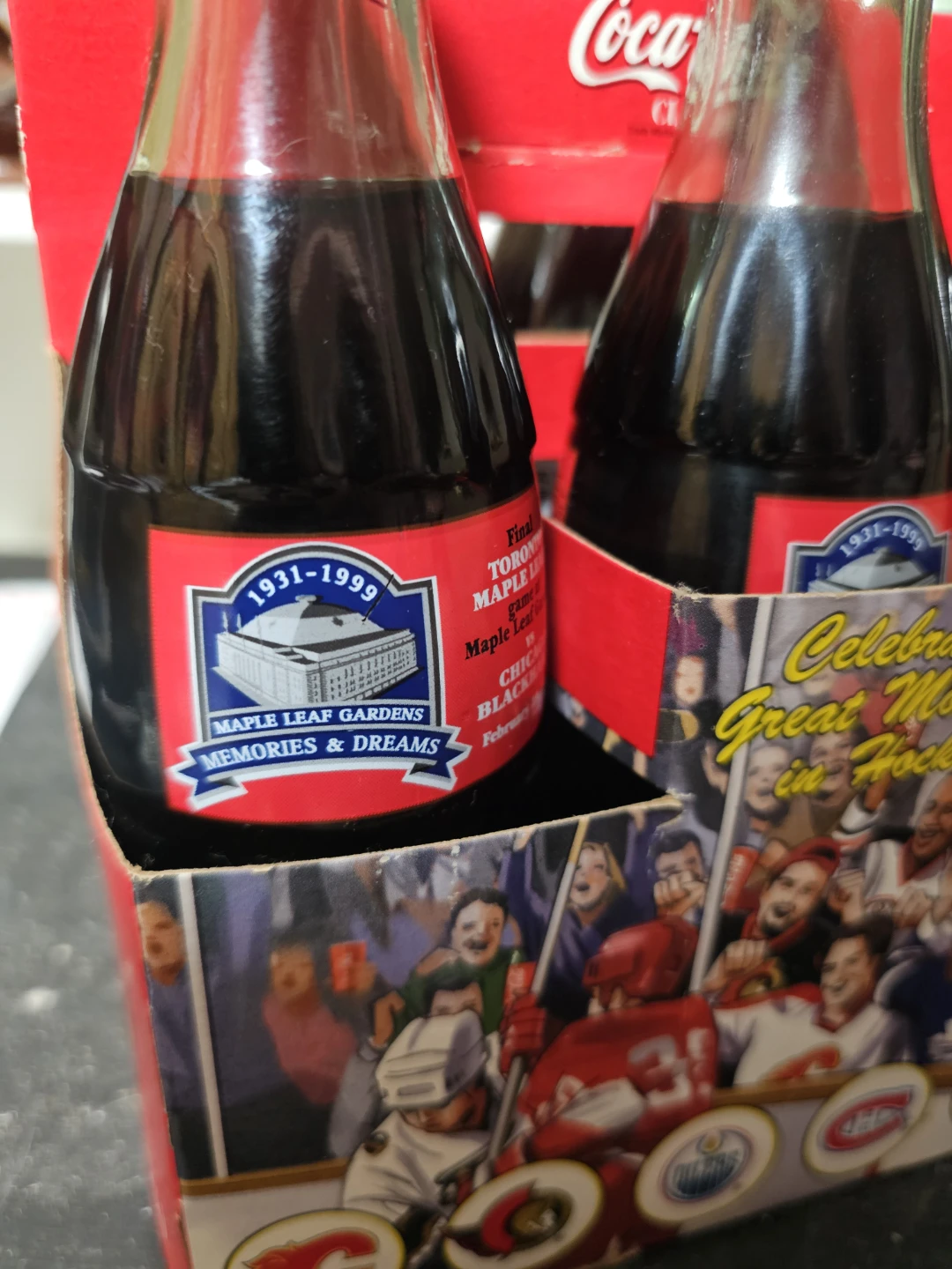 Coca-Cola Classic 6 Bottles - Toronto Maple Leafs Collectible - photo 5