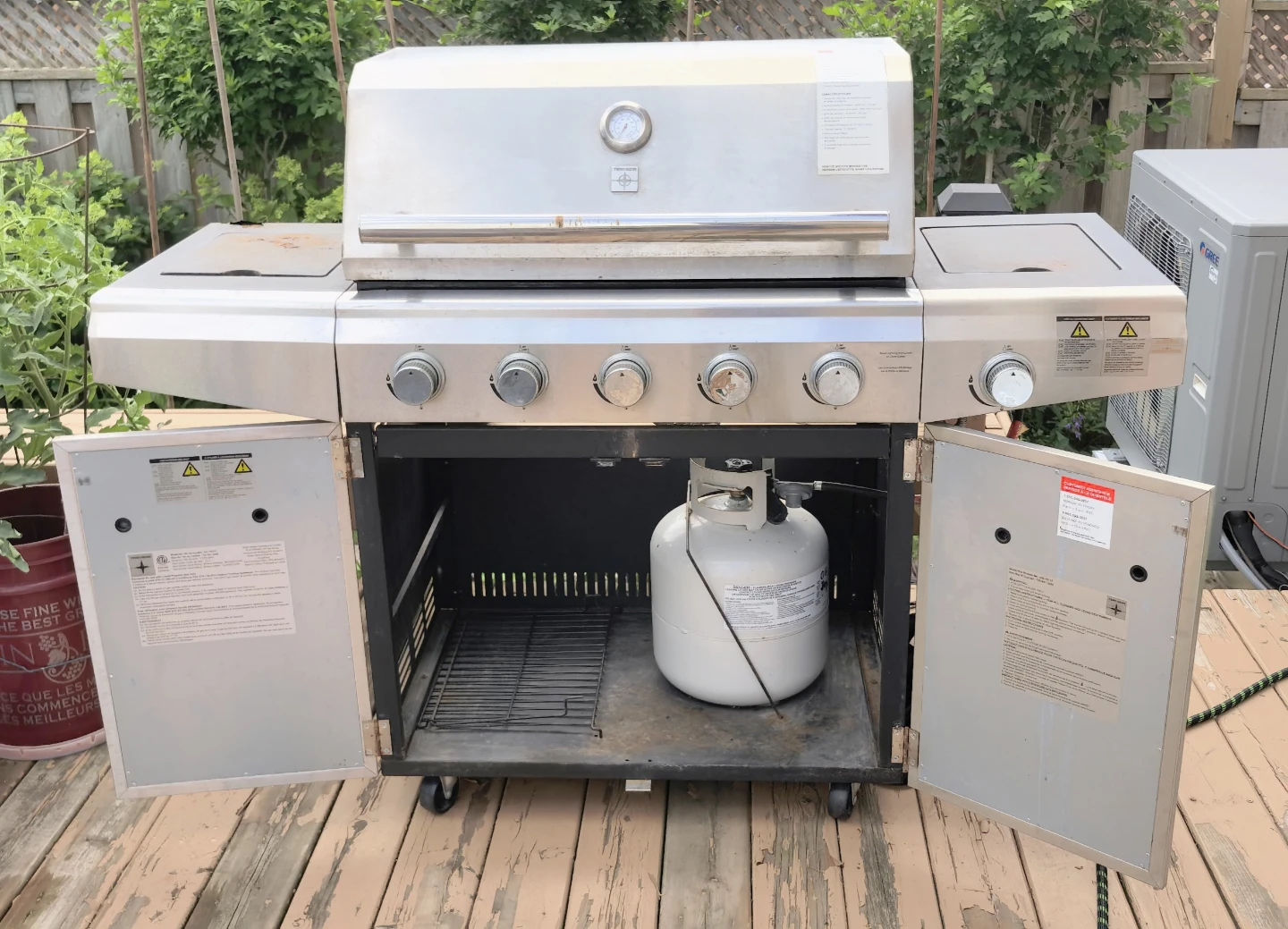 Five-Burner BBQ Grill + Propane Tank + Cover + Tools Included | - photo 2