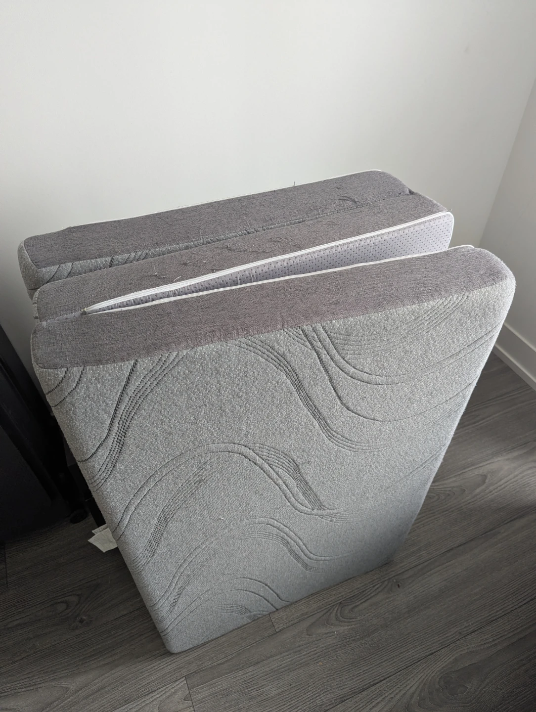 Tri-fold memory foam mattress - photo 2