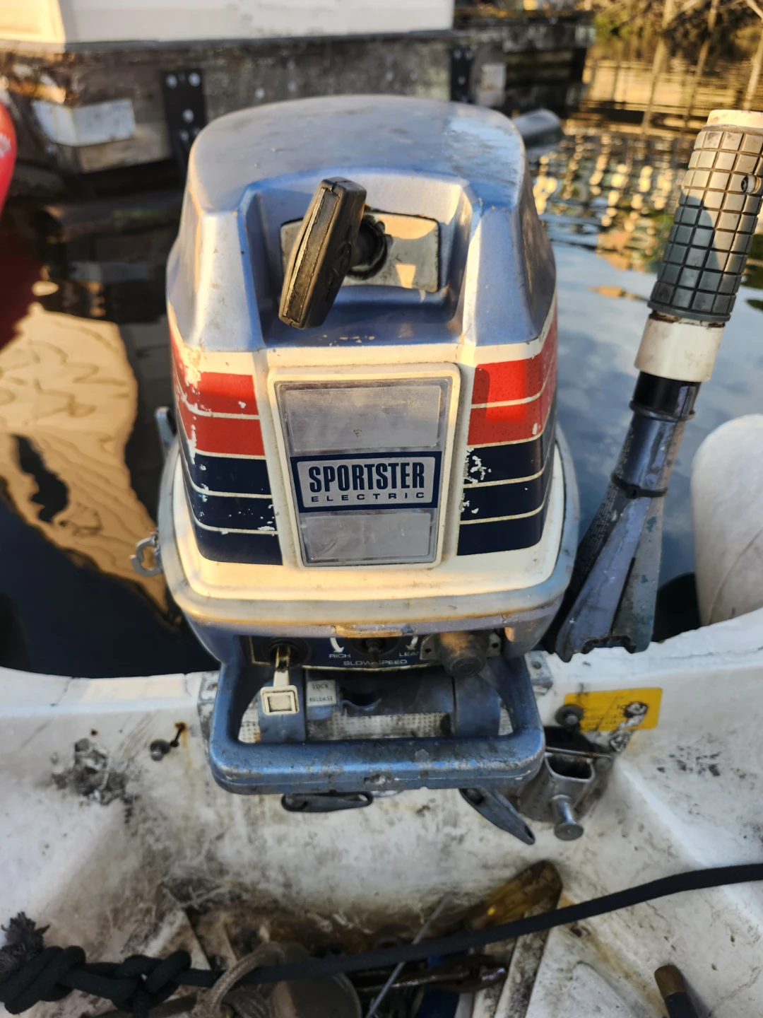 Evinrude 25 Outboard Motor
