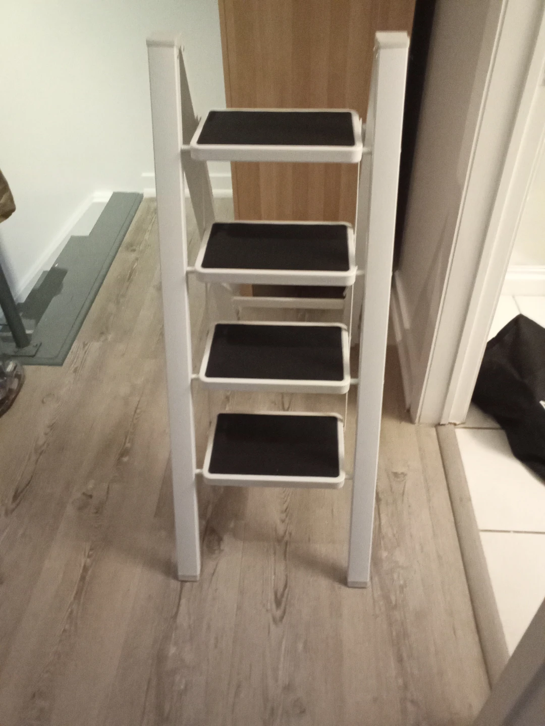 4-Step Folding Step Ladder