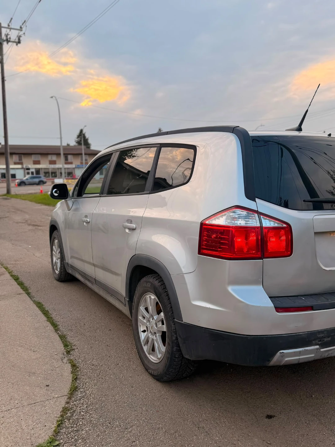 Silver Chevrolet Orlando LT - photo 2