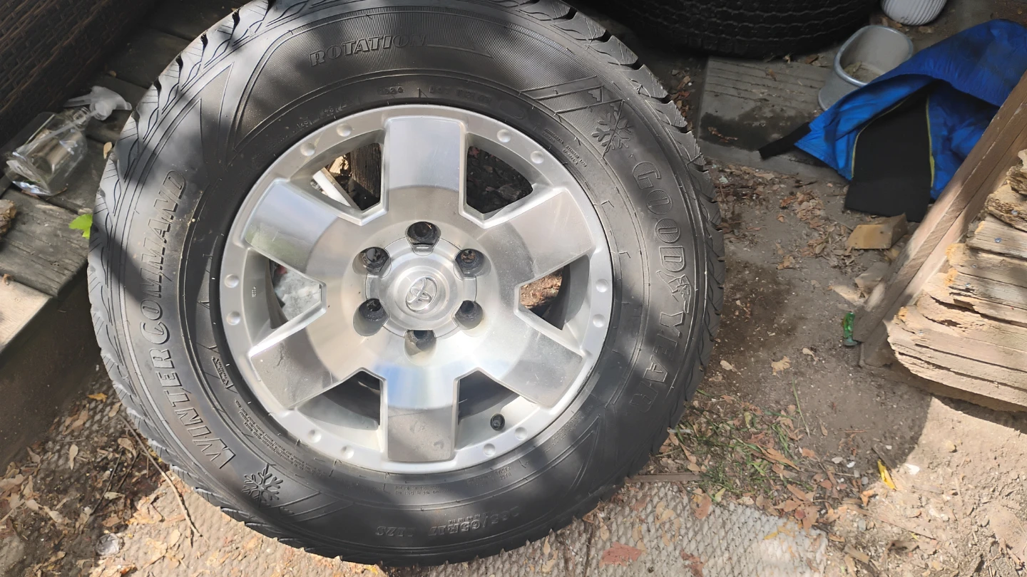 Goodyear WinterCommand Tire on Rims (5)