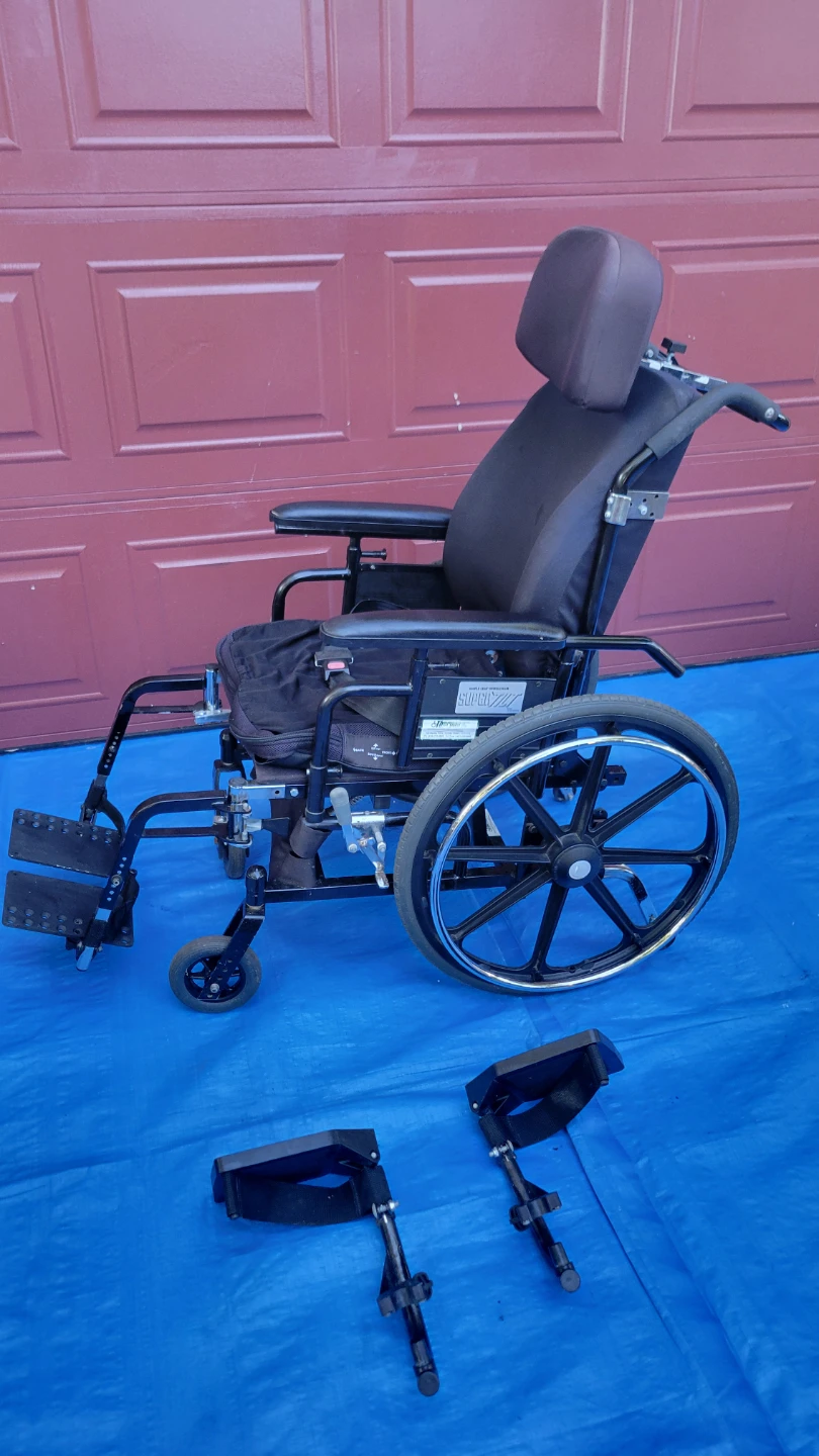 Maple Leaf Wheelchair Super Lite