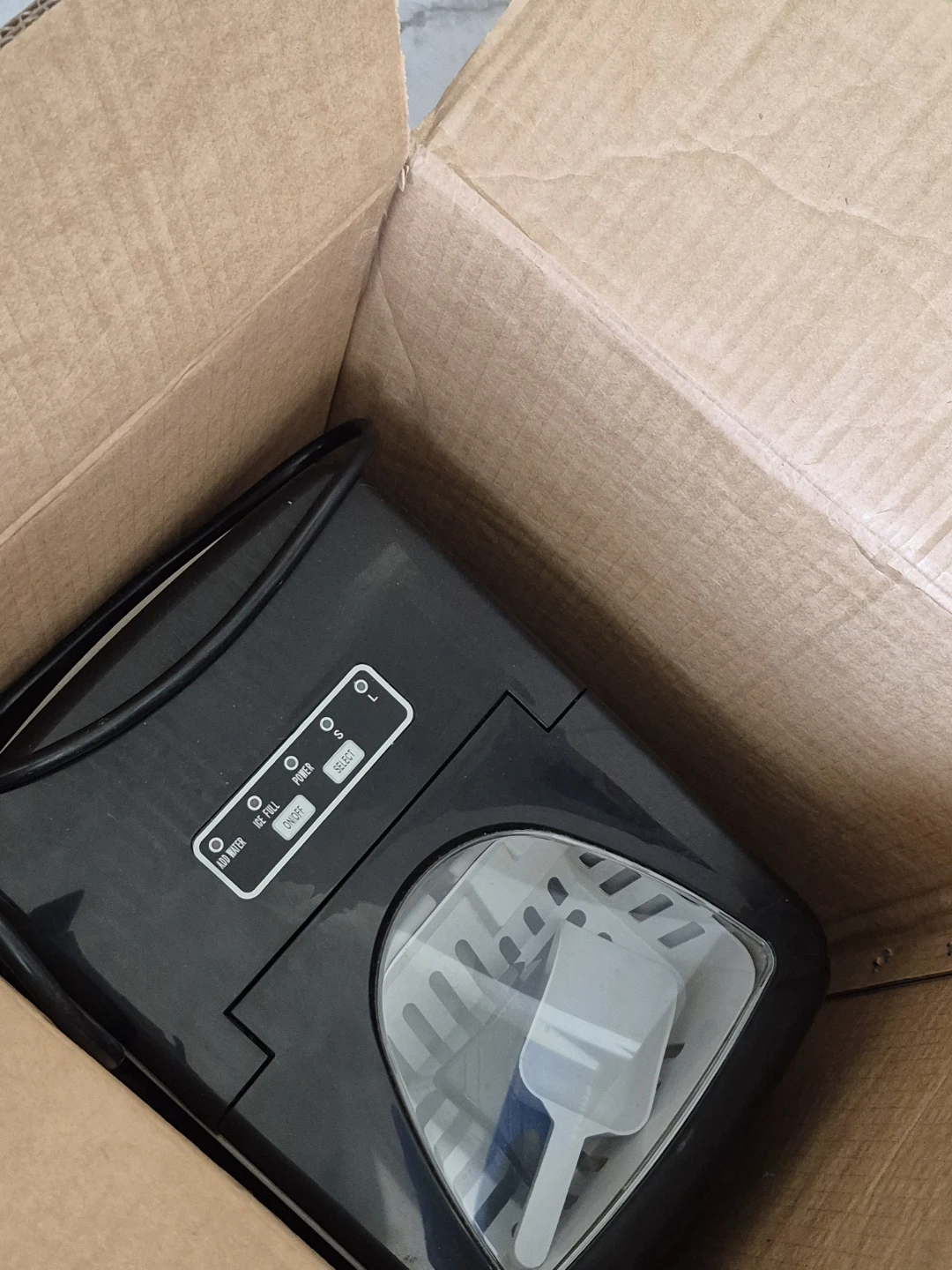 Frigidaire Portable Ice Maker - photo 2
