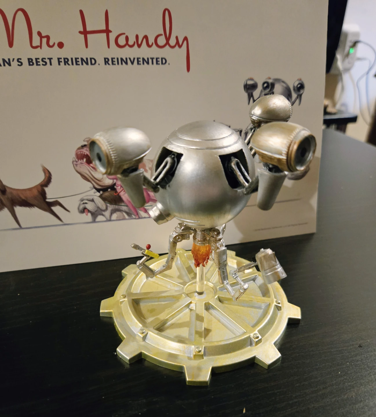 Limited Edition Fallout Mr. Handy Display Figure - photo 2