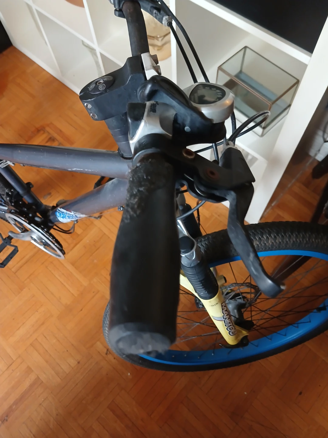 Schwinn Mountain Bike - photo 3