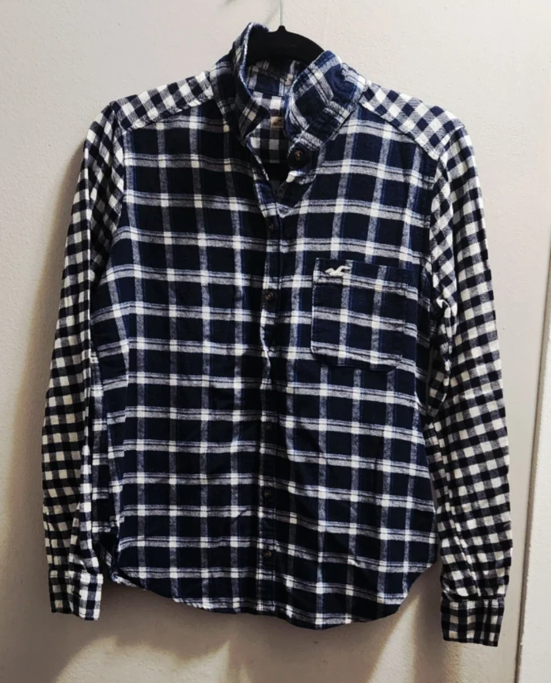 Hollister Mens Plaid flannel shirt