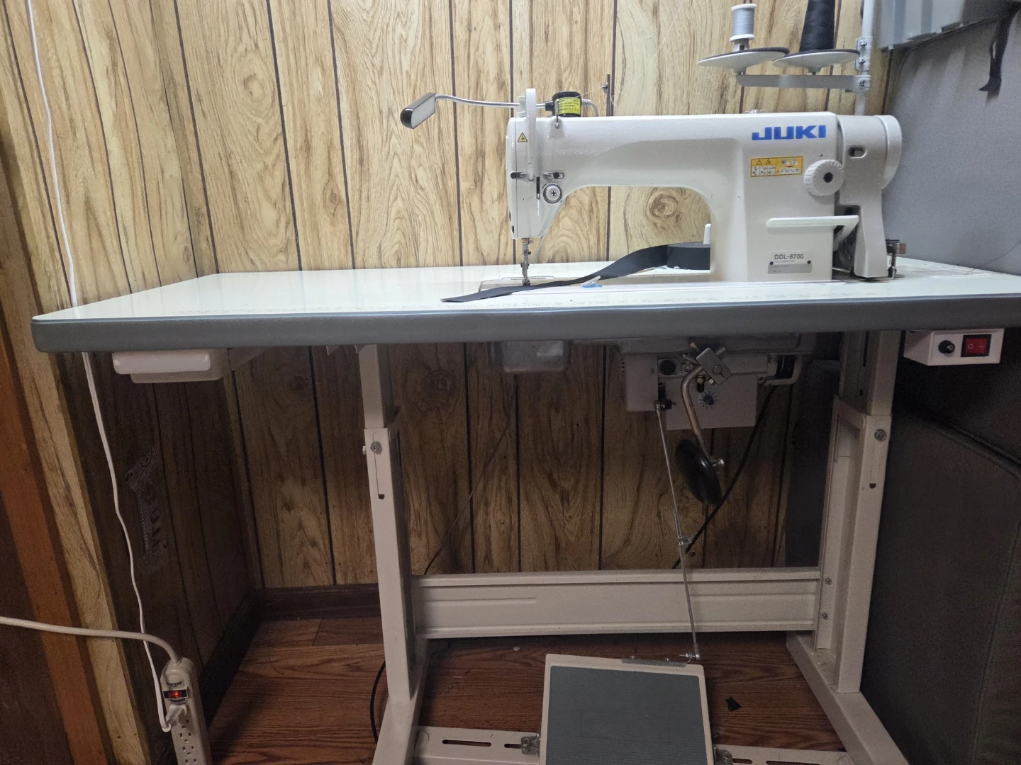 Juki DDL-8700 Industrial Sewing Machine