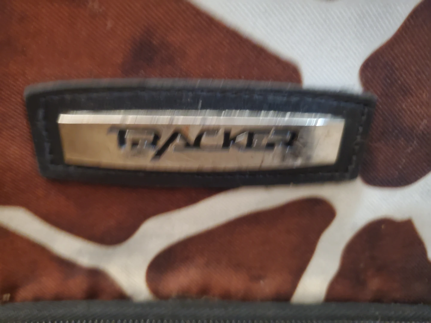 Trackers largest upright on wheels Giraffe Print Suitcases - photo 5
