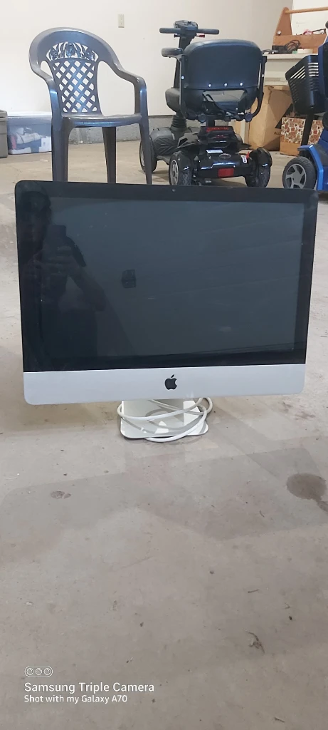 Apple iMac Desktop Computer