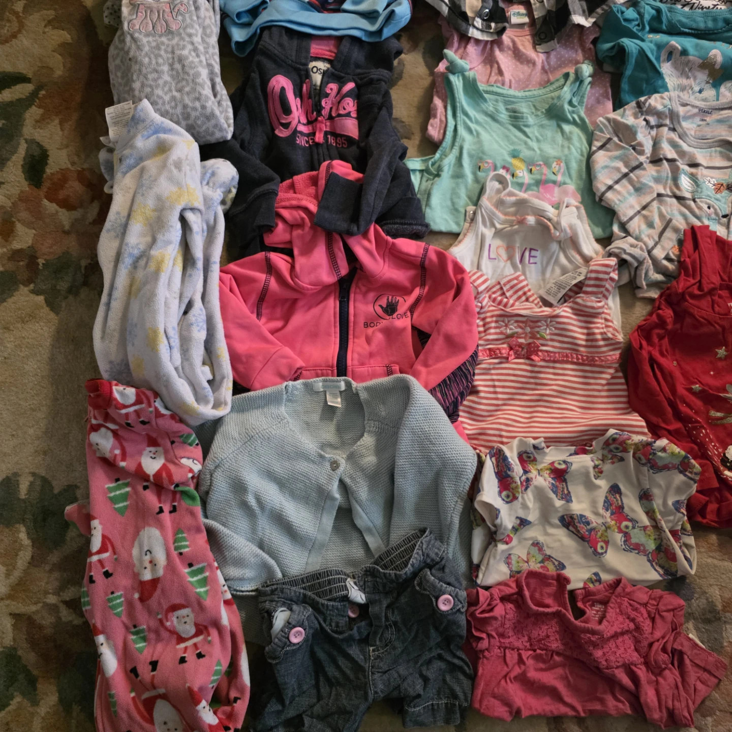 18 month girl clothes 33 pieces for 55 - photo 3
