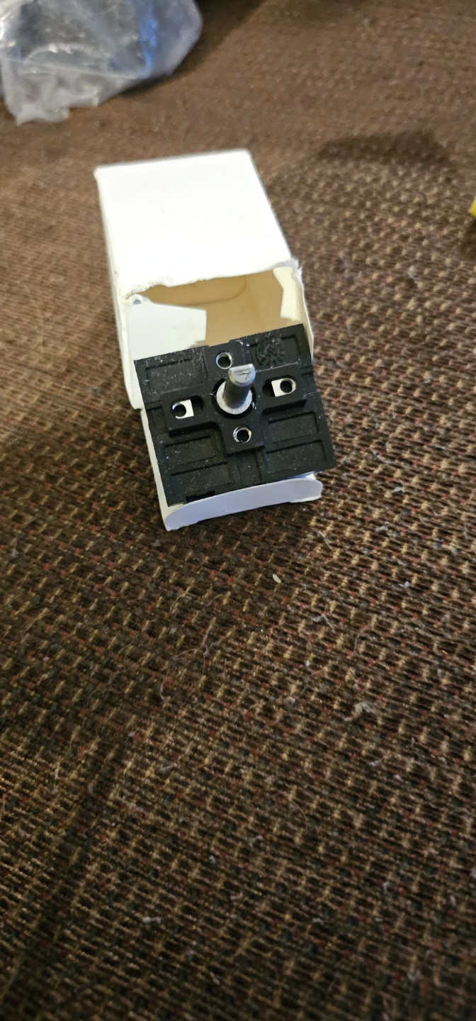 Dual radiant element infinite control switch