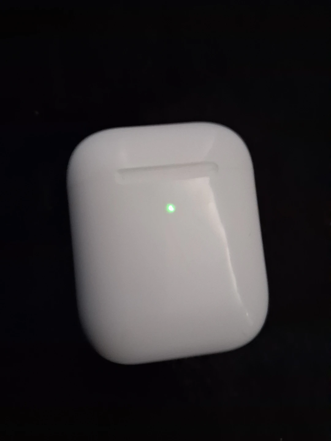 Apple AirPods Pro Charging Case - photo 2