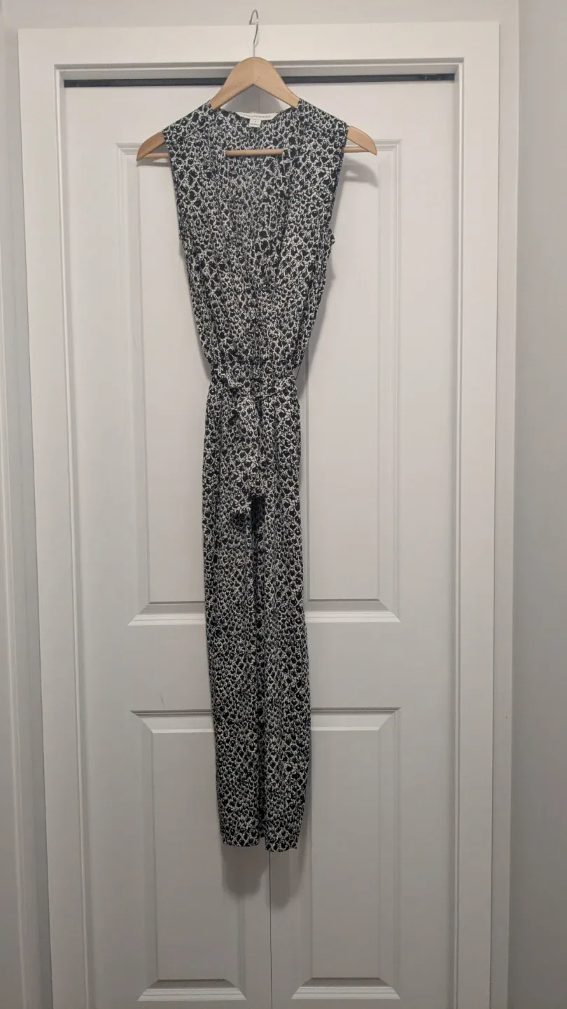 Diane von Furstenberg Sleeveless Black & White Print Jumpsuit - photo 2